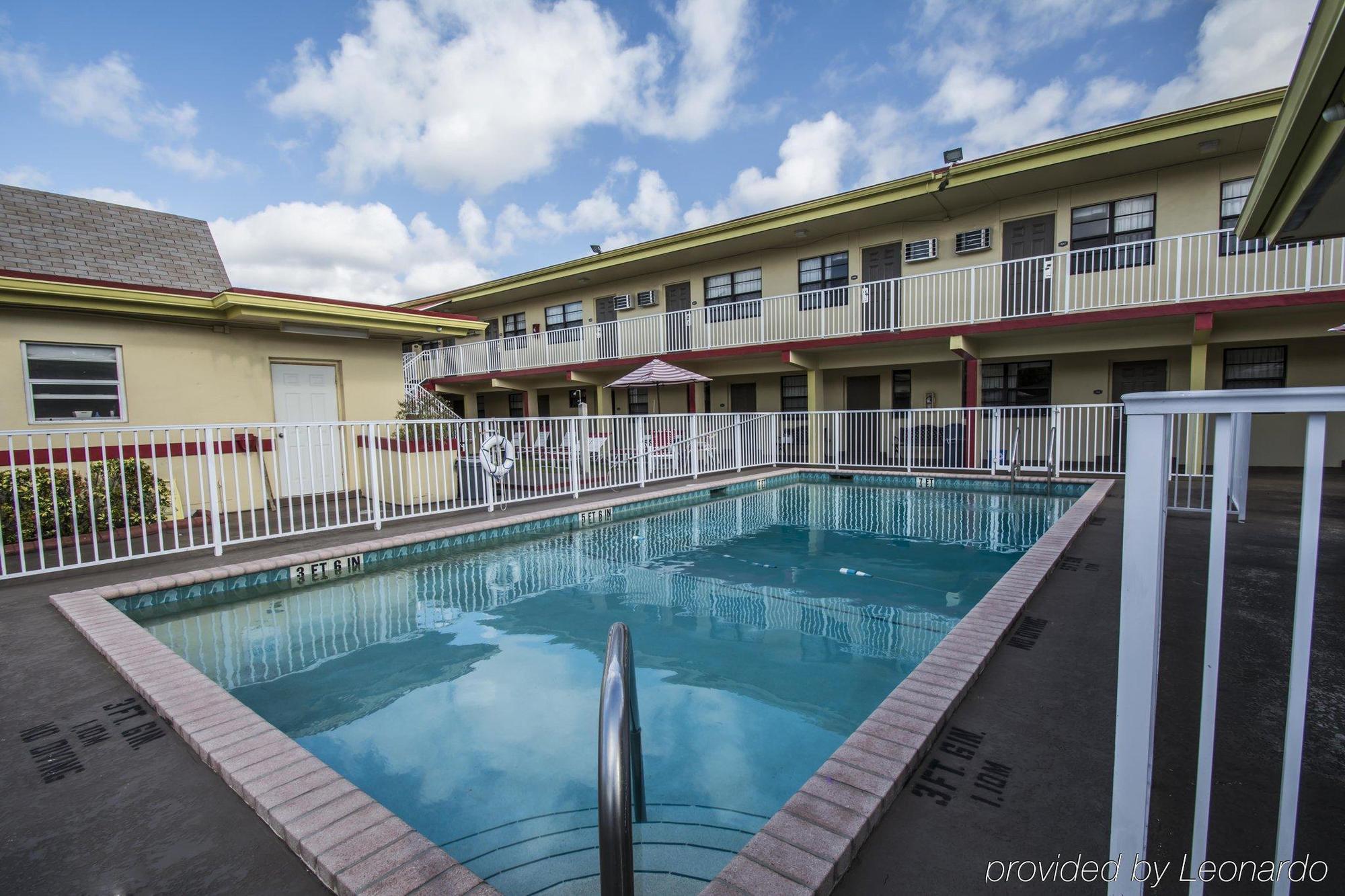 Econo Lodge Hollywood - Ft Lauderdale International Airport Exterior photo